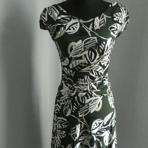 Dress - Picture 2 of 5